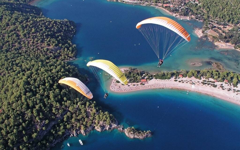 Découvrez le frisson du saut en parachute à Saumur